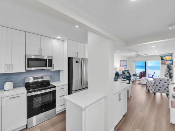 Anna Maria Island Vacation Condo Right on The Beach!