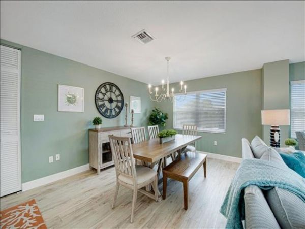 True Siesta Key Luxury Lovely Stroll to beach Condo