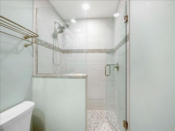 True Siesta Key Luxury Lovely Stroll to beach Condo