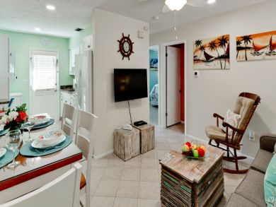 Charming Vacation Cottage Renovated on Anna Maria Island
