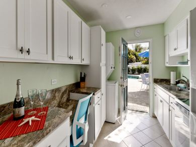 Charming Vacation Cottage Renovated on Anna Maria Island