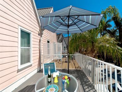 Holmes Beach Vacation Rental Sleeps 6 Short Walk to Beach