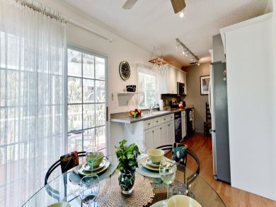 Holmes Beach Vacation Rental Sleeps 6 Short Walk to Beach
