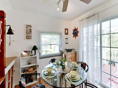 Holmes Beach Vacation Rental Sleeps 6 Short Walk to Beach