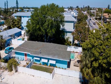 Beautiful 2 Bedroom Duplex Private Pool Short Walk to Beach