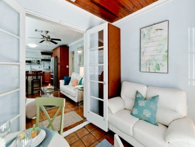 Beautiful 2 Bedroom Duplex Private Pool Short Walk to Beach