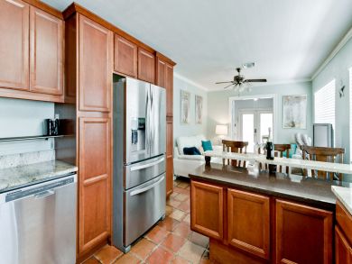 Beautiful 2 Bedroom Duplex Private Pool Short Walk to Beach