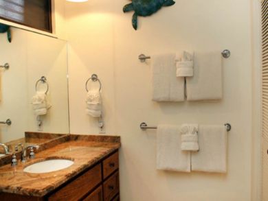 Bath towels & vanity