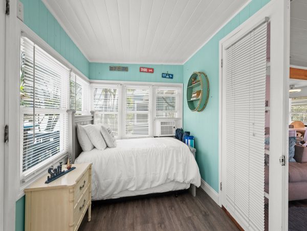 Three Bedroom Home Anna Maria Island Beach Right Across the Street.