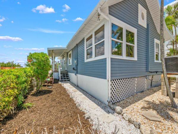 Three Bedroom Home Anna Maria Island Beach Right Across the Street.