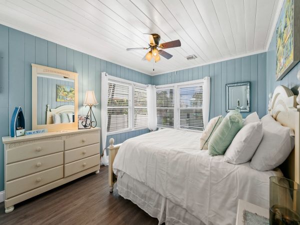 Three Bedroom Home Anna Maria Island Beach Right Across the Street.