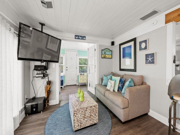 Three Bedroom Home Anna Maria Island Beach Right Across the Street.