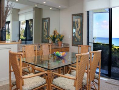 Dining area with view to the ocean, seats six