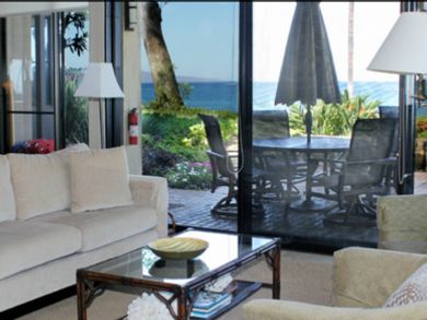 Living room open to lanai