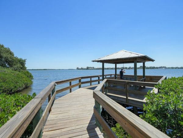 Bradenton Beach Elegant Three-Story Townhome
