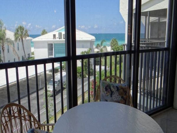 Pristine Coastal Getaway in Holmes Beach