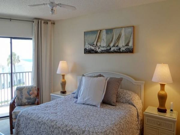 Pristine Coastal Getaway in Holmes Beach