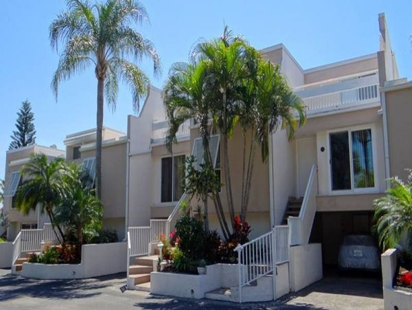 Holmes Beach 3 Bedroom Condo Short Walk to Beach