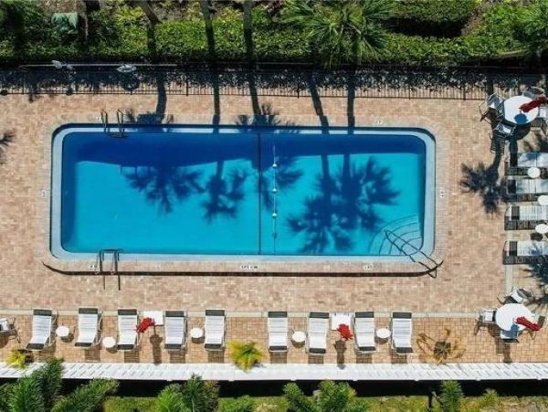 Holmes Beach 3 Bedroom Condo Short Walk to Beach