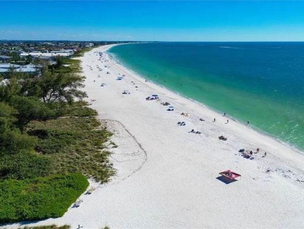 Holmes Beach 3 Bedroom Condo Short Walk to Beach