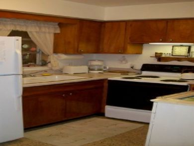 Great Value Holmes Beach Vacation Condo Sleeps Six Guests.