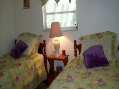 Great Value Holmes Beach Vacation Condo Sleeps Six Guests.
