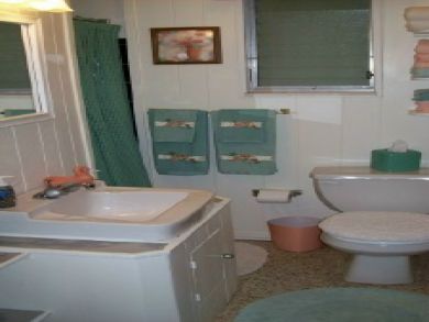 Great Value Holmes Beach Vacation Condo Sleeps Six Guests.