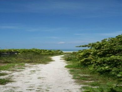 Great Value Holmes Beach Vacation Condo Sleeps Six Guests.