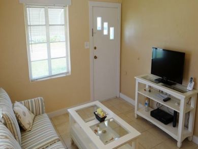 Bradenton Vacation Cottage Sleeps Six Guests.
