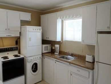 Bradenton Vacation Cottage Sleeps Six Guests.