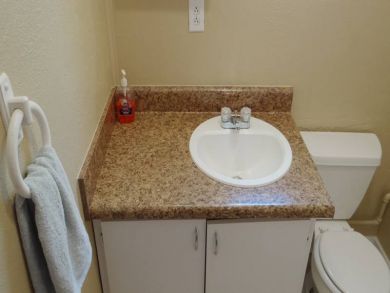 Bradenton Vacation Cottage Sleeps Six Guests.