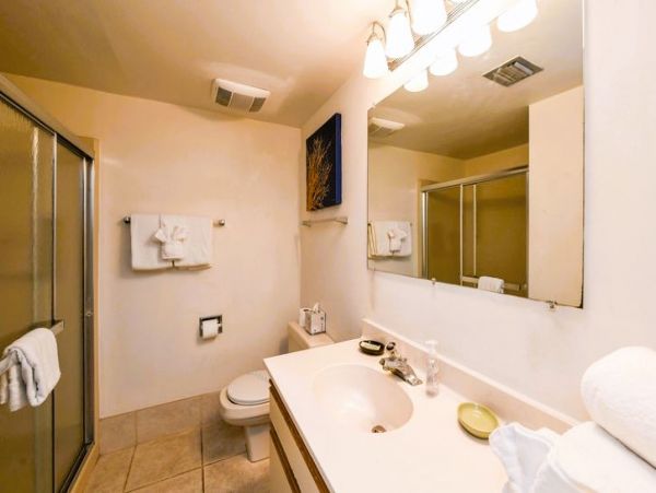 Beachfront Unit with 2 Bedrooms in Bradenton Beach