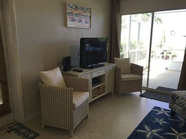 SPECTACULAR VIEWS BEACHFRONT 2 BEDROOM