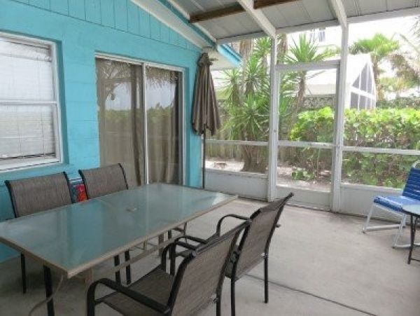SPECTACULAR VIEWS BEACHFRONT 2 BEDROOM