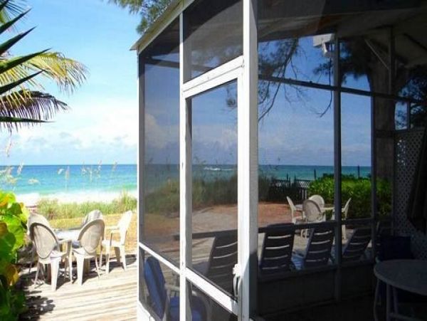 SPECTACULAR VIEWS BEACHFRONT 2 BEDROOM