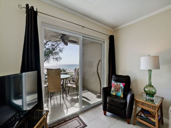 Holmes Beach Vacation Accommodation with Two Bedrooms