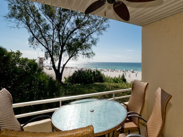 Holmes Beach Vacation Accommodation with Two Bedrooms