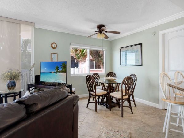 Charming Getaway with 2 Bedrooms & Unparalleled Views