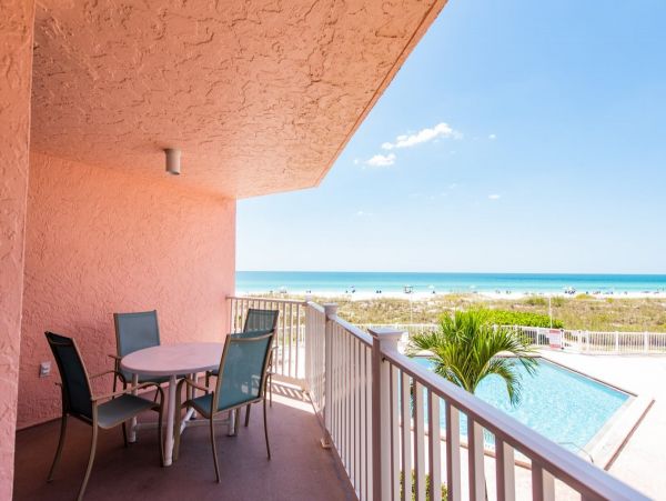 Charming Getaway with 2 Bedrooms & Unparalleled Views