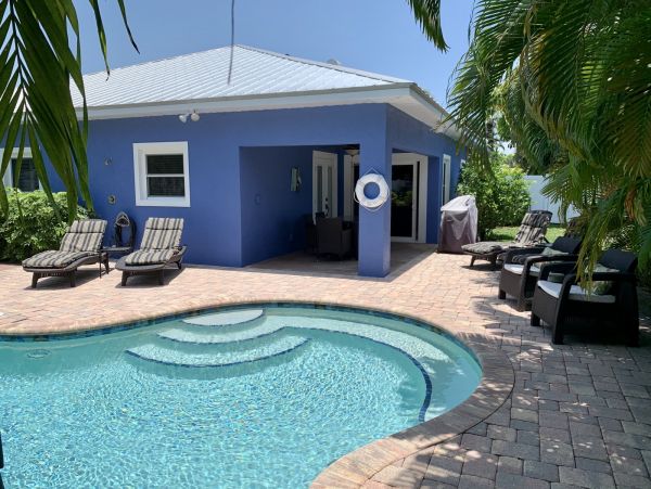 Three Bedroom Holmes Beach Vacation Pool Home