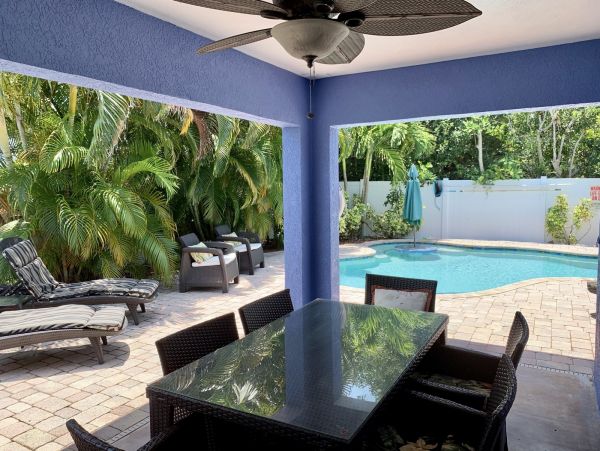 Three Bedroom Holmes Beach Vacation Pool Home