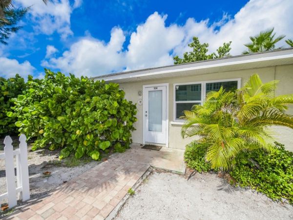 Gulf Front Home Sleeps Ten Guests