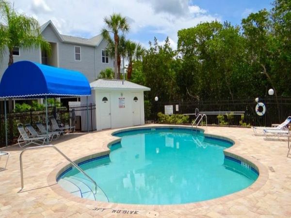 Holmes Beach Two Bedroom Vacation Condo