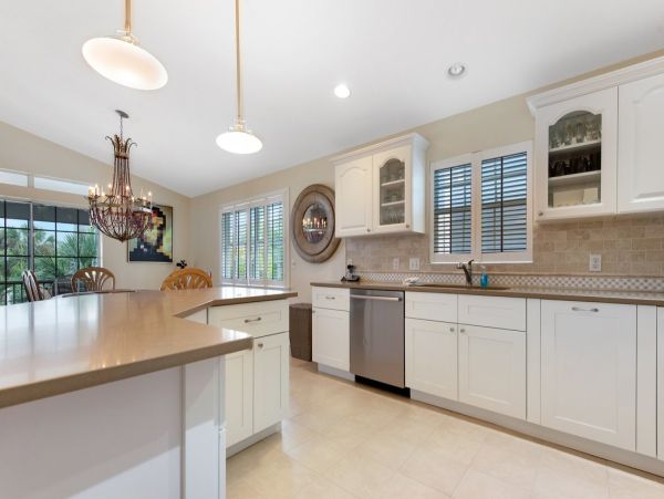 Charming Coastal Retreat with Bay Views and Timeless Style on Anna Maria Island