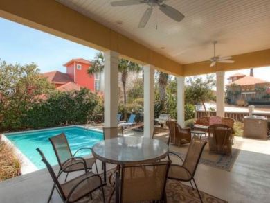 Posh Destin Vacation Home Pool & Great Location