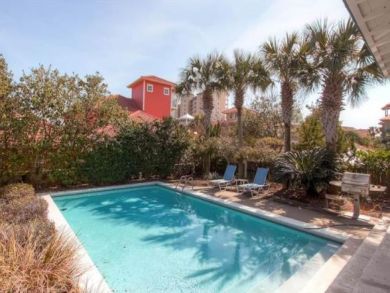 Posh Destin Vacation Home Pool & Great Location