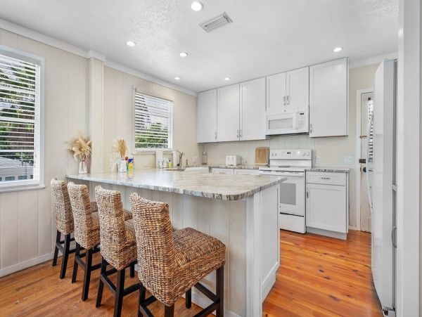 Holmes Beach Vacation Rentals  Florida Gulf Coast Beachfront Home