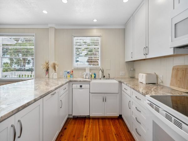 Holmes Beach Vacation Rentals  Florida Gulf Coast Beachfront Home