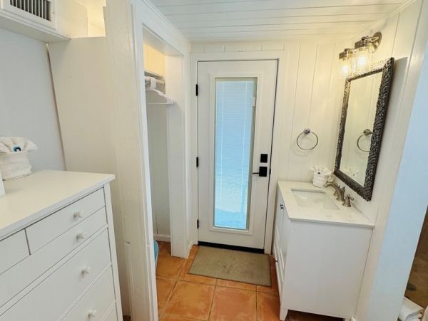 Holmes Beach Vacation Rentals  Florida Gulf Coast Beachfront Home