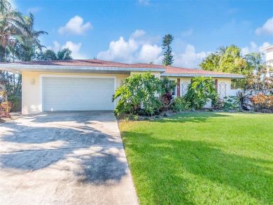 A New Anna Maria island Rental Home Three Bedrooms & Pool